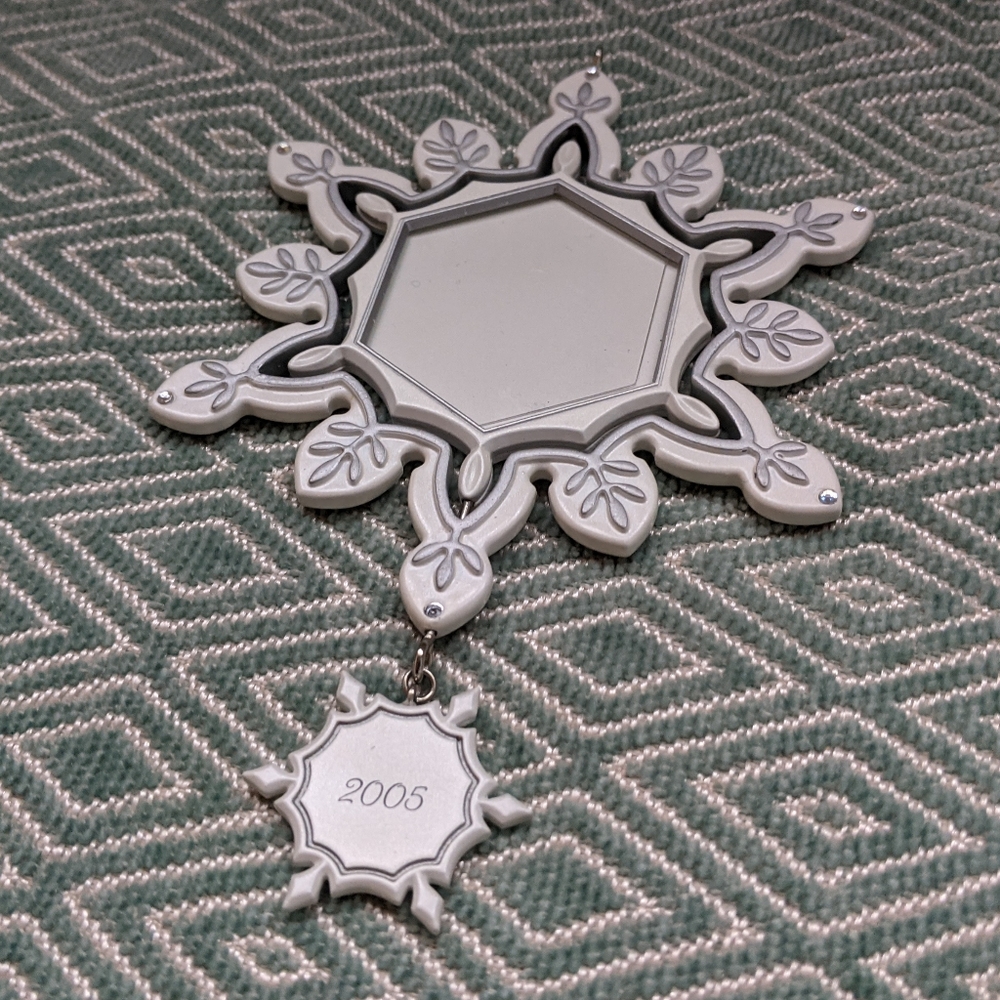 Hallmark Keepsake- First Christmas Together 2005 - Picture 5 of 12